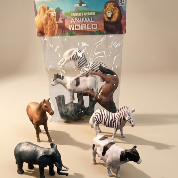 JU134	Juguete SET DE 4 ANIMALES DE PVC SURTIDOS ( EN BOLSA)