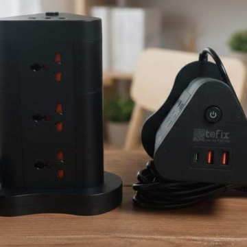 EN001	Electrónico Tomacorriente universal (2500W)  9 entradas con usb Triangulo 3M (color Negro)