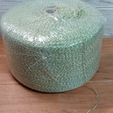 EM006	Hilo Poliéster Coser Saco 4000g (4000g+60g=4060g) 10s 1*5 Hebra Verde